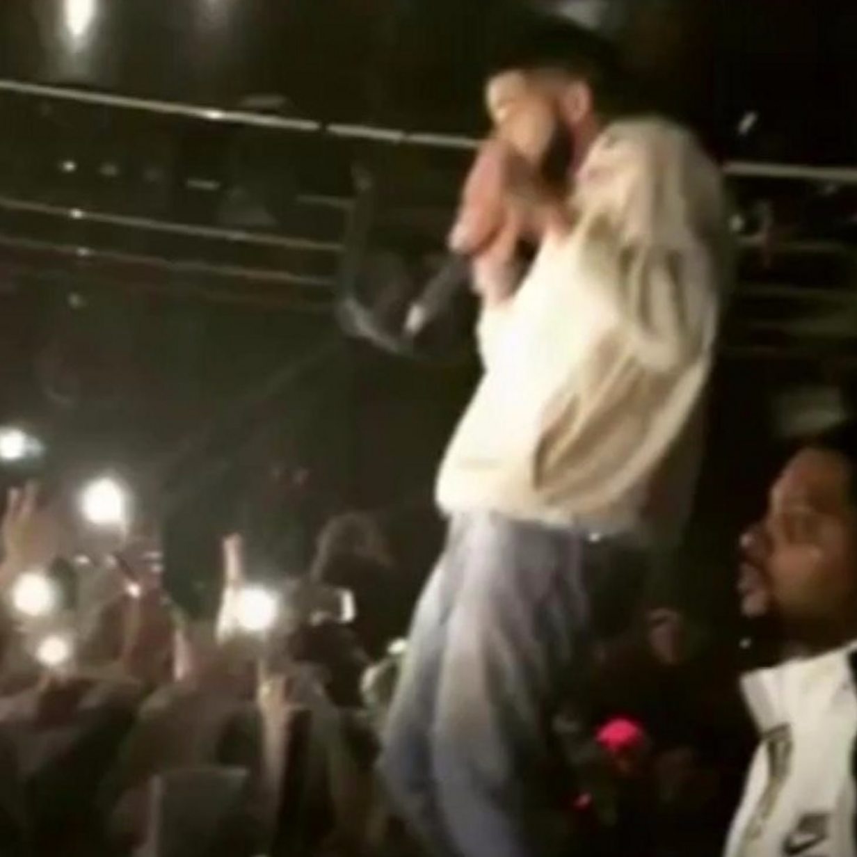 Drake stops his set after seeing person being groped