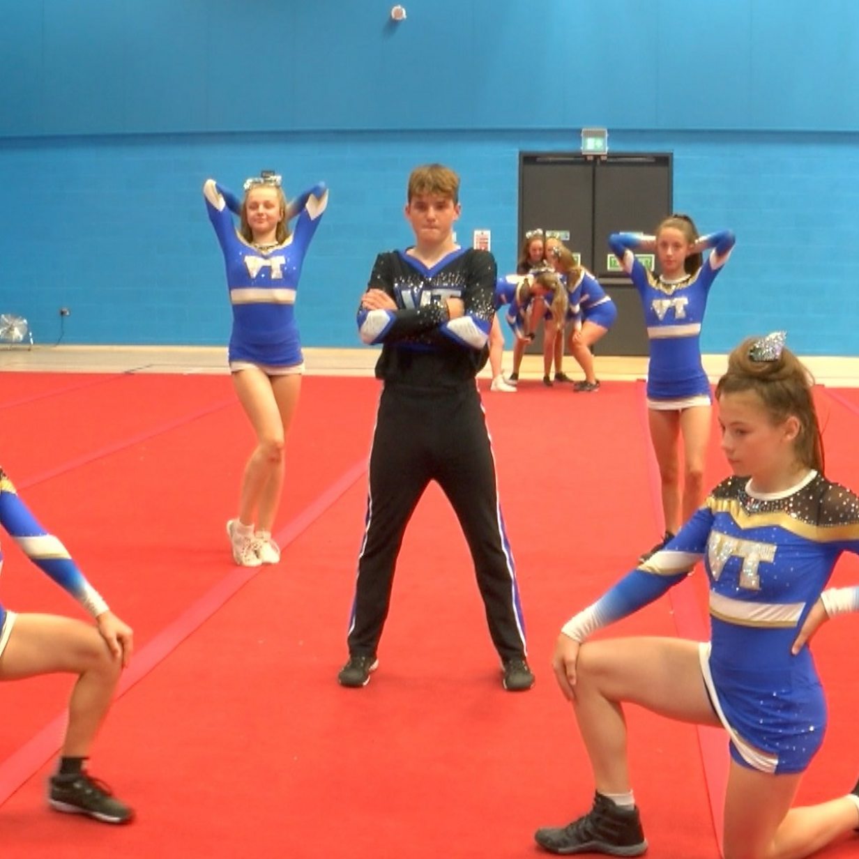 Jinsiy organlarni kuydirish porno Chizilgan porno buzuqlik