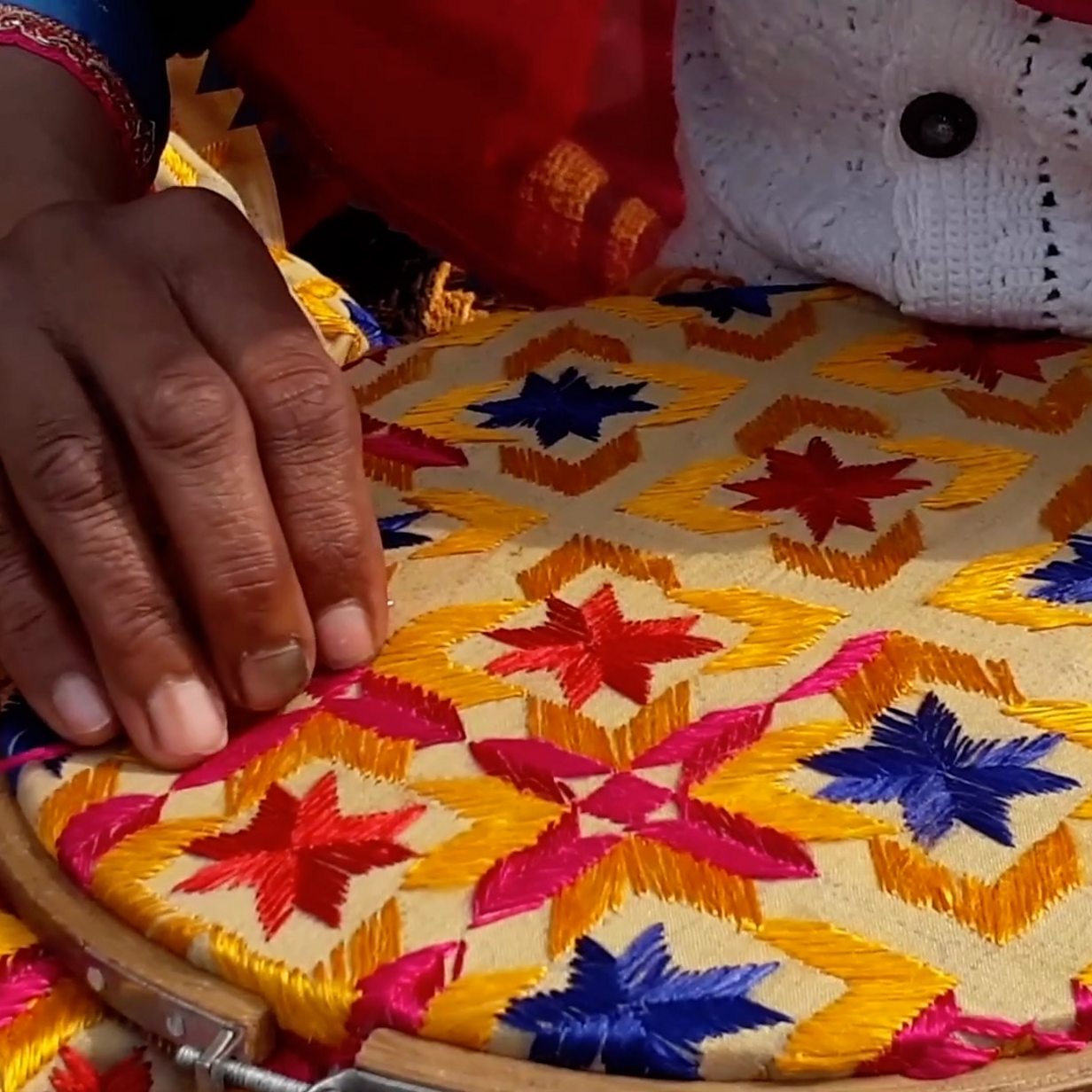 Phulkari: The women saving India's intricate flower embroidery - BBC News