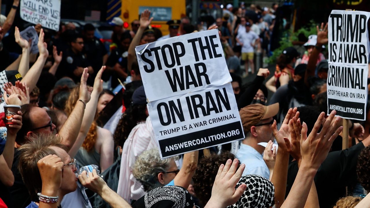Trump warns Iran the US is ?locked and loaded? if it ?violently k!lls protesters?