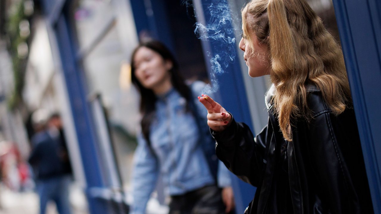 can people born in 2008 buy cigarettes New law to ban people born after 2008 from buying cigarettes