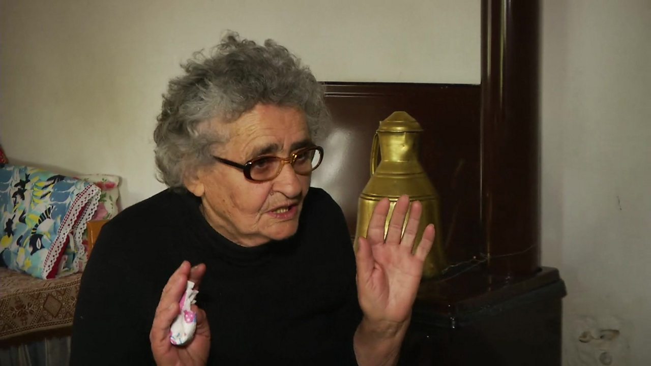 Greek grandmother in Idomeni opens home to Syrians
