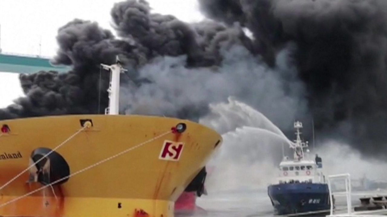 Flipboard: Fire on oil tankers at South Korean port injures ten By Reuters