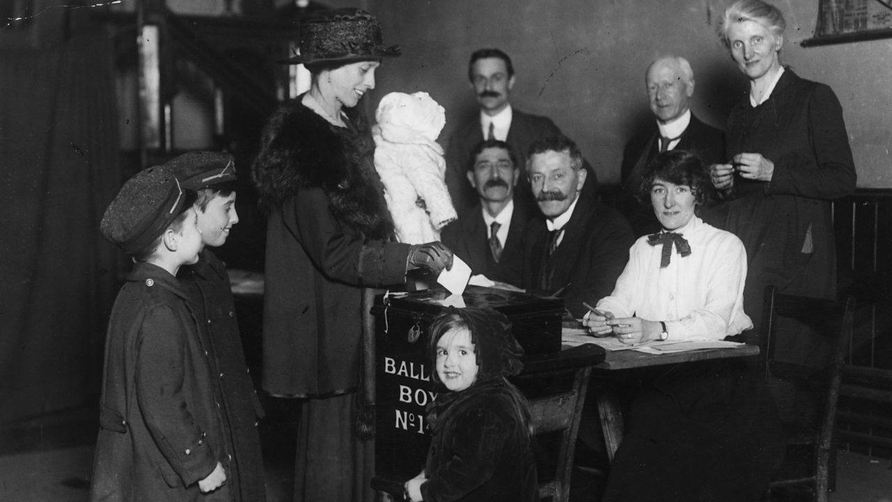 Mother voting in 1918
