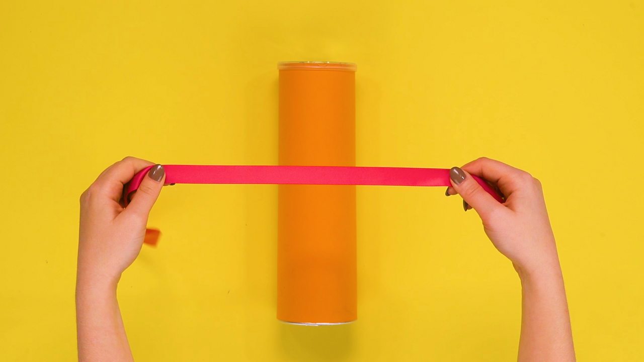 How to prove a cylinder's surface area is (2πr × h) + 2πr² BBC Bitesize