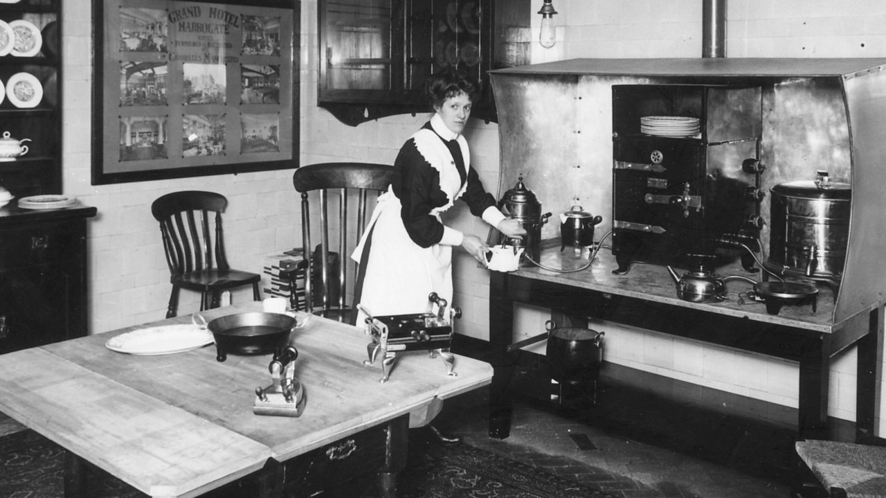 What did women do on the home front in the war? BBC Bitesize