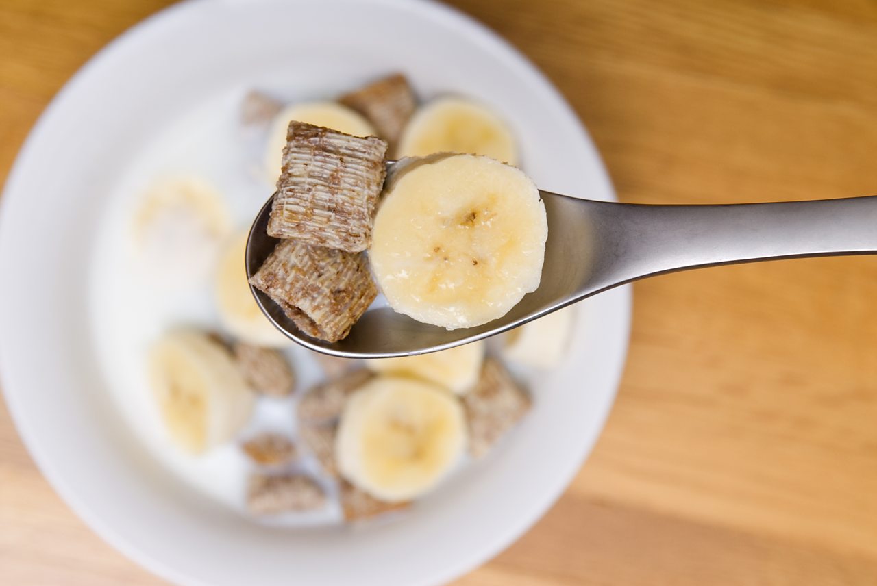 cereal and banana can be a good snack before an exam