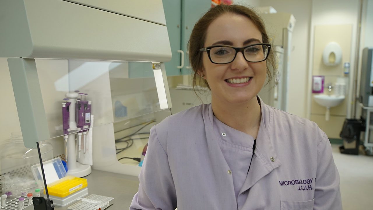 How To Become A Biomedical Scientist Hannah S Story Bbc Bitesize