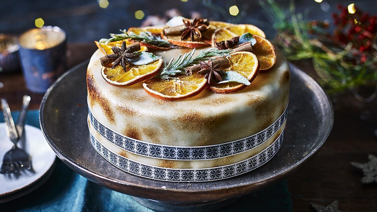 How to ice a Christmas cake the easy way - BBC Food