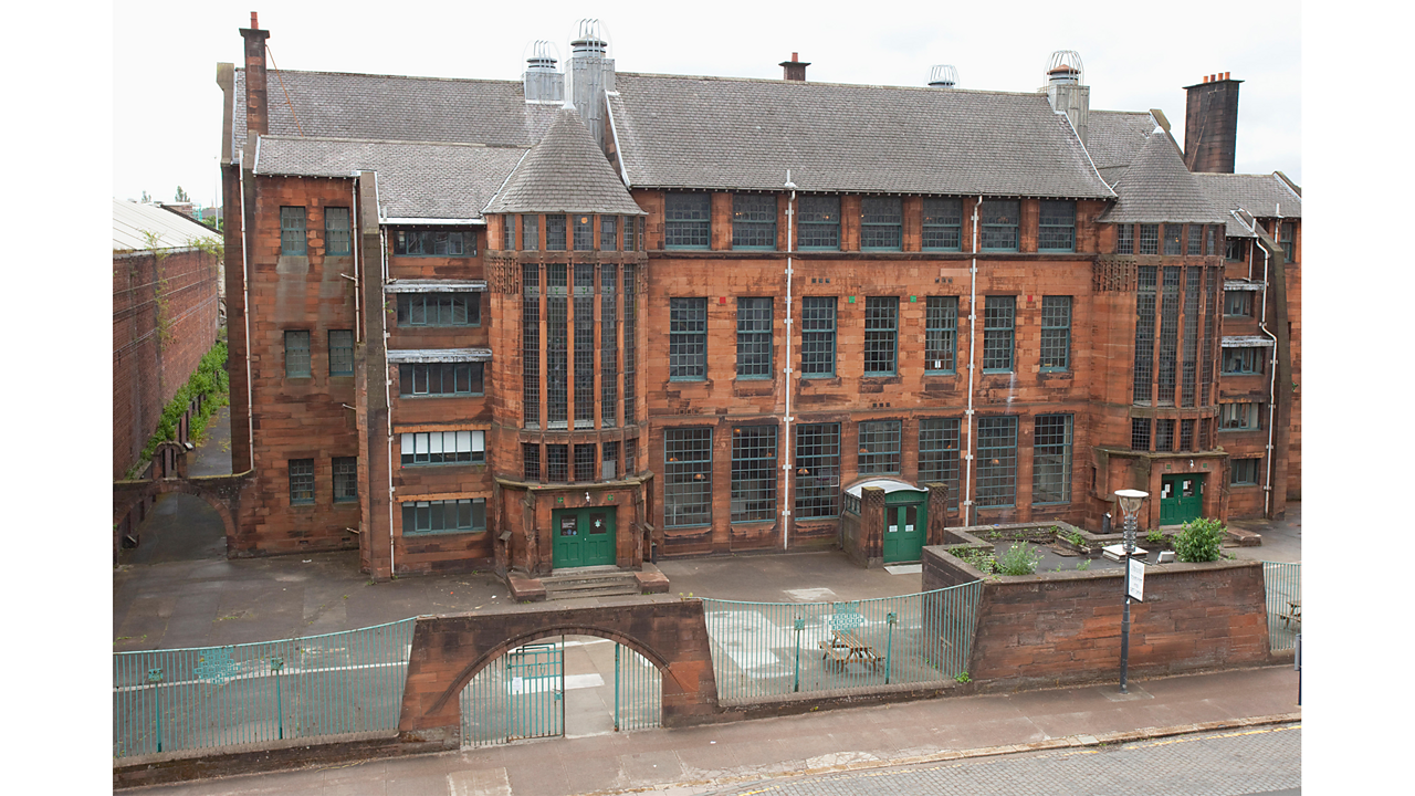 Стрит школа. Школа Скотланд-стрит (Scotland Street School), Глазго, Шотландия. Школа на Скотланд стрит макинтош. Здание Scotland Street School. Школа искусств в Глазго макинтош.