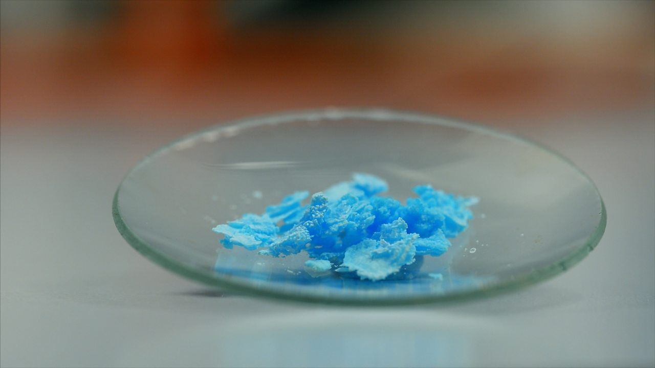 Prepare a pure, dry sample of a soluble salt from an insoluble oxide