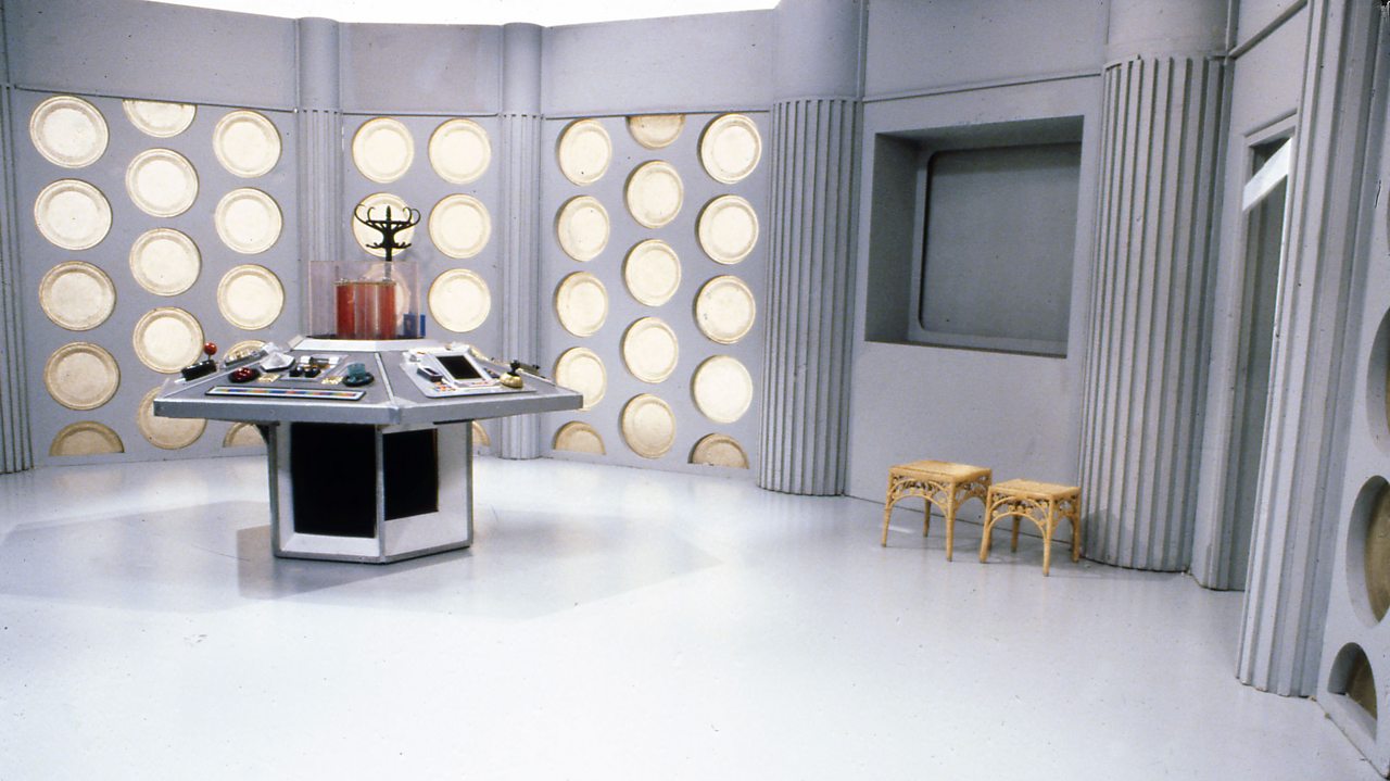 tardis interior 2022 wallpaper