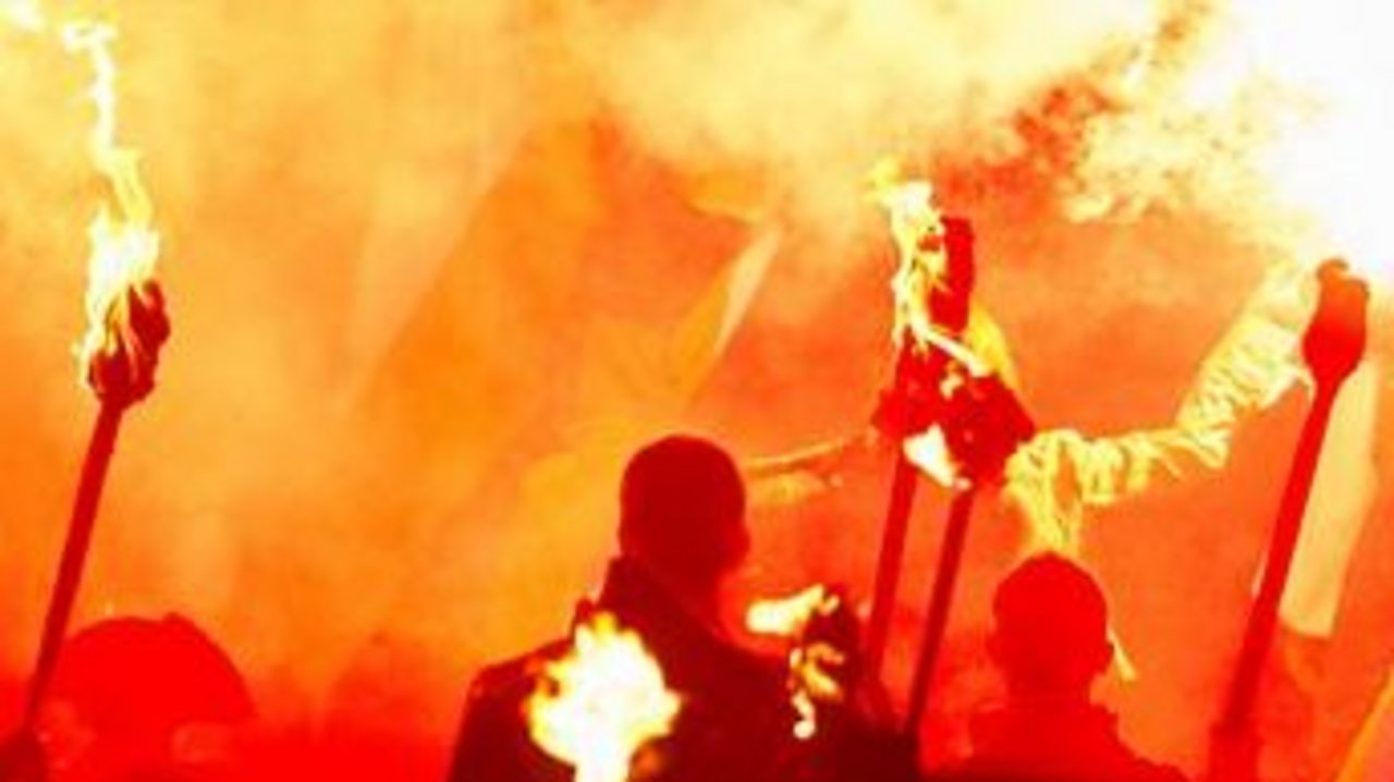 Guy Fawkes: Why do bonfires still burn 400 years on?