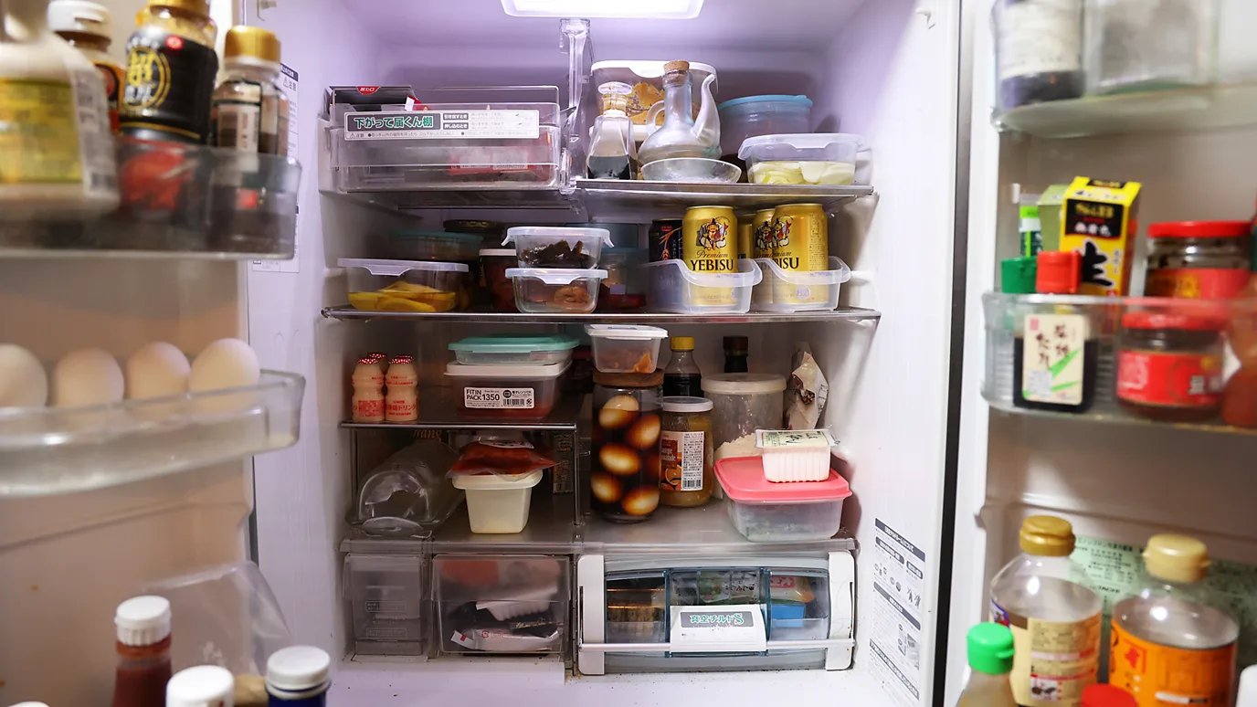 Japanese method for tidy, waste-free fridge