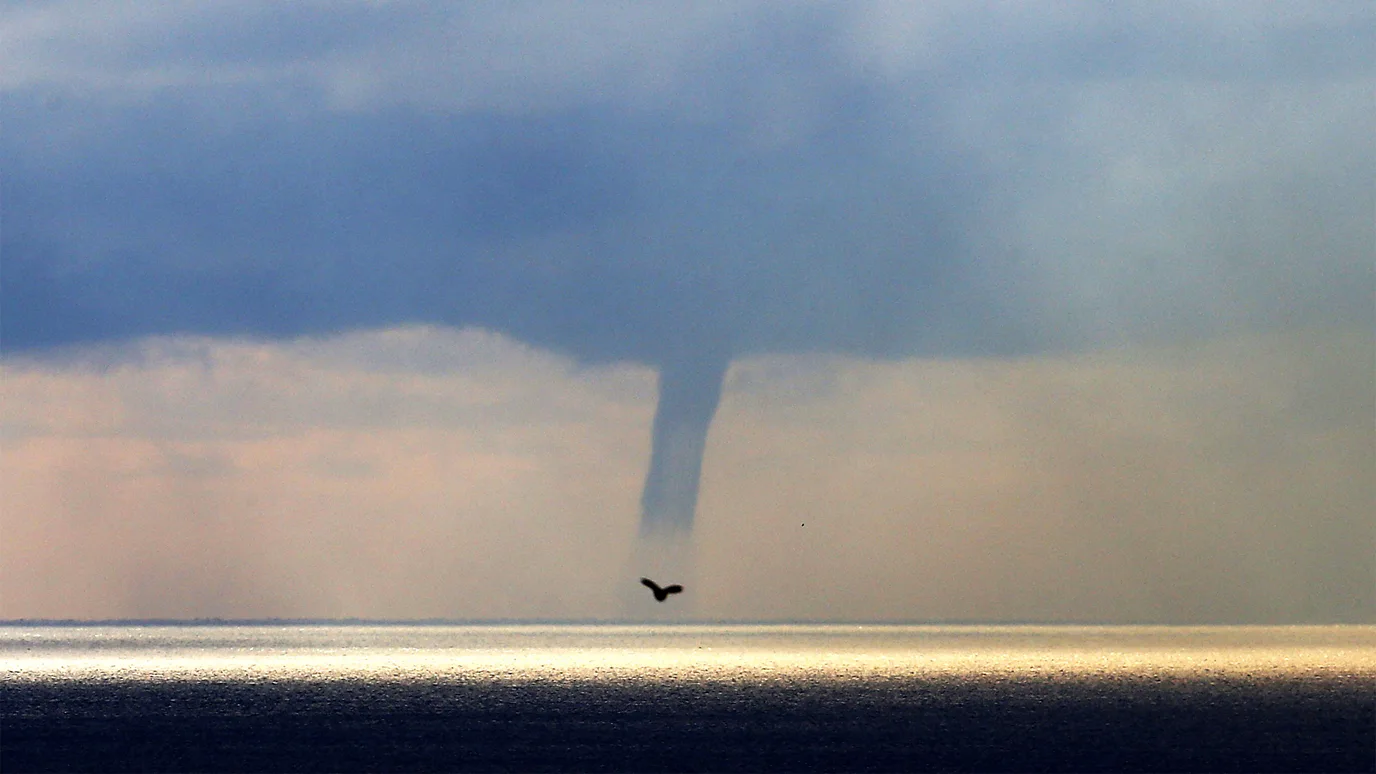 Waterspouts: Europe's underestimated extreme weather threat? (10 min)
