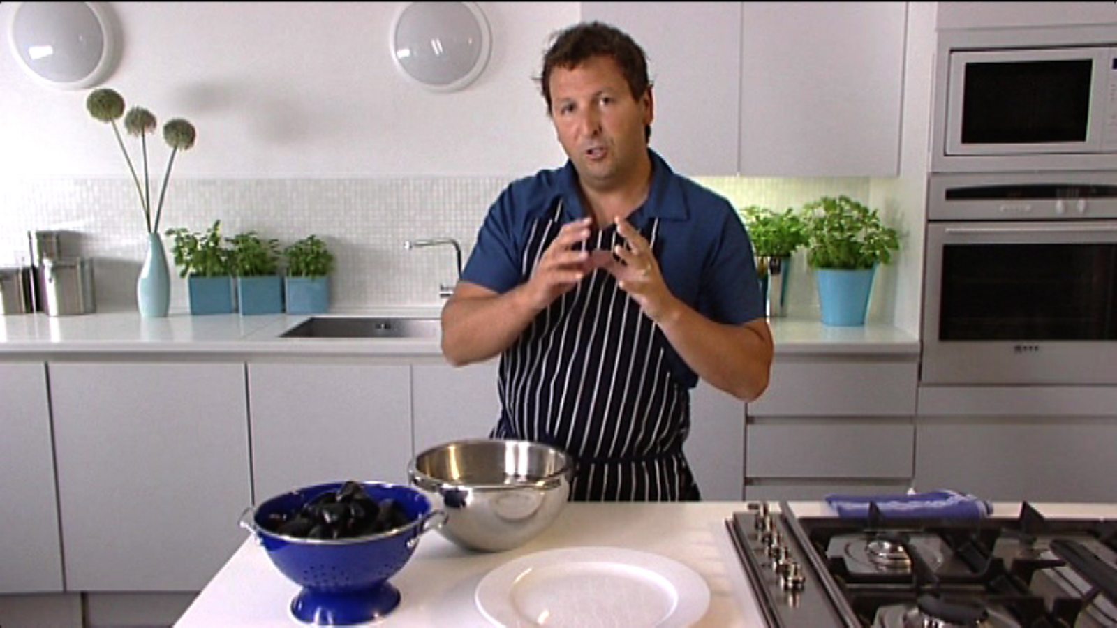 Mussels ‘Rockefeller’ style recipe BBC Food