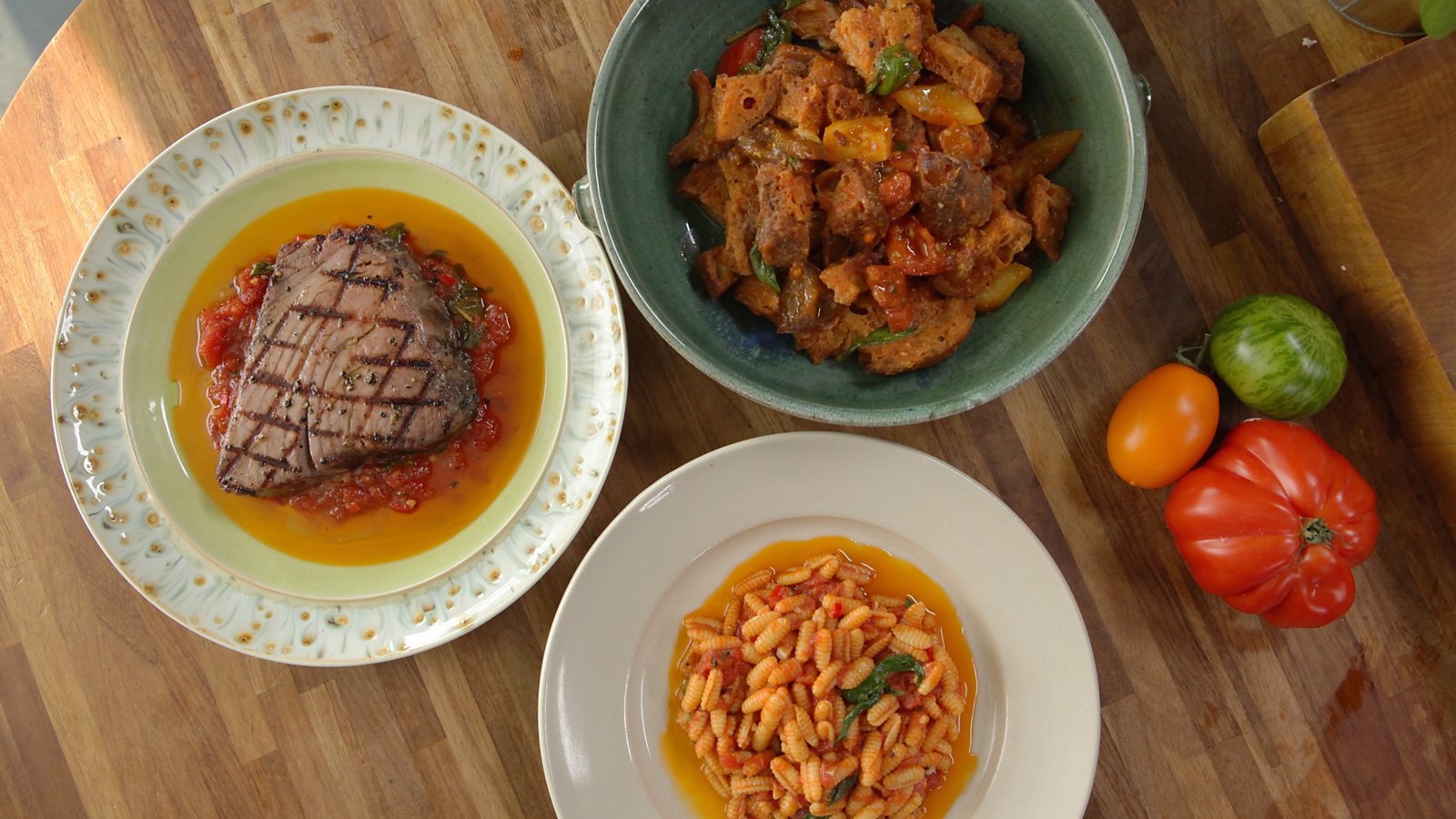 Basic tomato sauce recipe - BBC Food