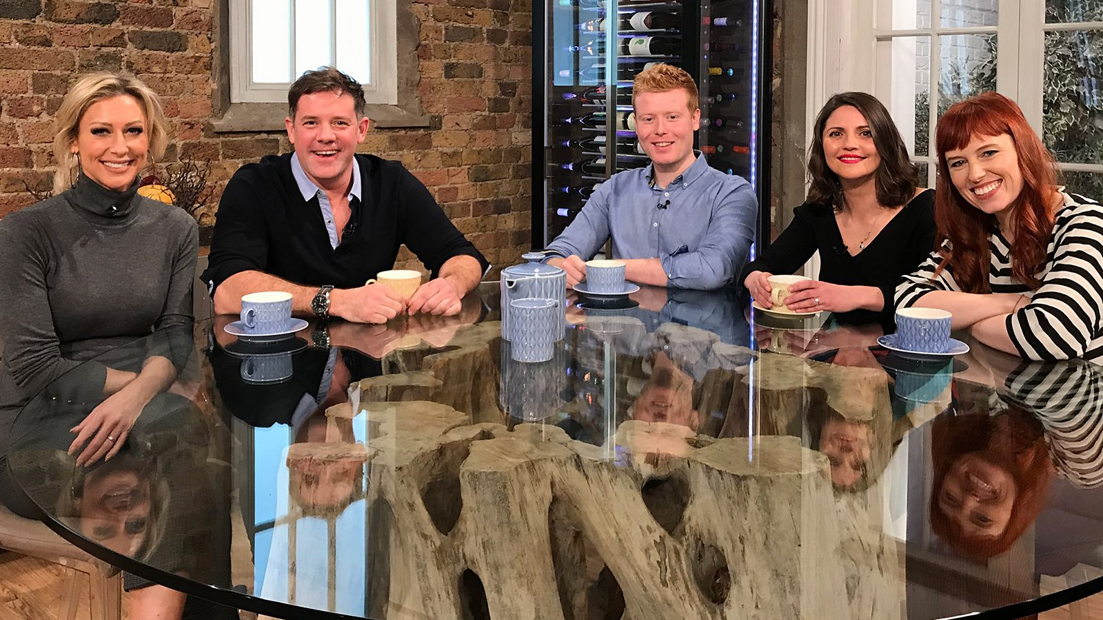 Deepfried goats’ cheese with roasted apples and lentils recipe BBC Food