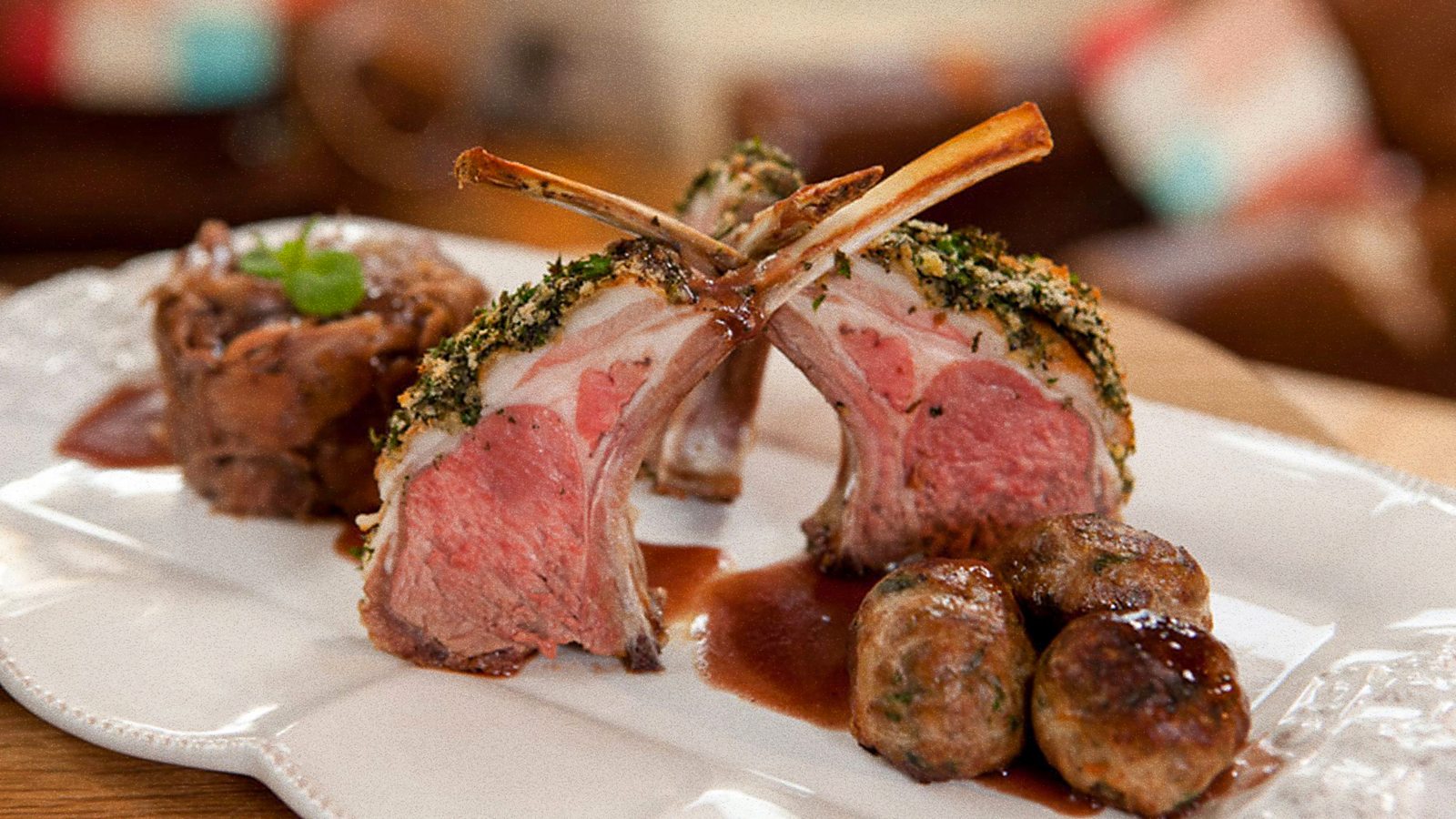 Slowroasted lamb, racks and spiced meatballs with rich wine gravy