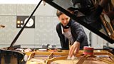 Hauschka preparing the piano