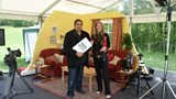 Martin and Laura on the ÃÛÑ¿´«Ã½ Springwatch set