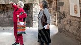 Anne Ellis and Sue Tranter at Newark Castle