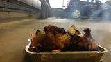 Jak barbecuing the chicken in the ÃÛÑ¿´«Ã½ car park