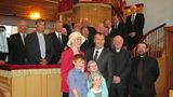 Dè an ath cheum airson Alasdair agus a theaghlach?