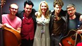 Laura with James Apollo and his band
