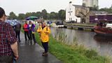 A canal-side pause in the walk