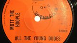 Johnnie's Jukebox: Mott the Hoople - All The Young Dudes