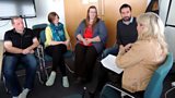 Cathy còmhla ri Mick MacNèill, Raonaid Lincoln, Eilidh Scammel agus Alasdair MacAoidh.