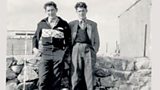 Iain agus a bhrà thair Sandy sa bhliadhna 1957
