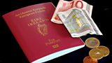 Can Northern Irish citizens remain a part of the EU with an Irish passport?