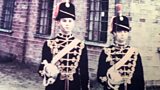 Tormod MacArtair (clì) nuair a bha e sna Hussars
