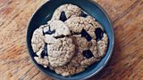 Vegan chocolate chip cookies