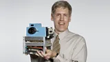 Steve Sasson pictured with the digital camera he designed (Credit: George Eastman Museum)
