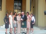 Aonghas Macleòid MBE agus an teaghlach