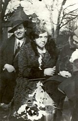 Szlengel with unnamed woman in Warsaw 1930