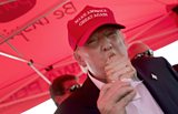 Donald Trump eating