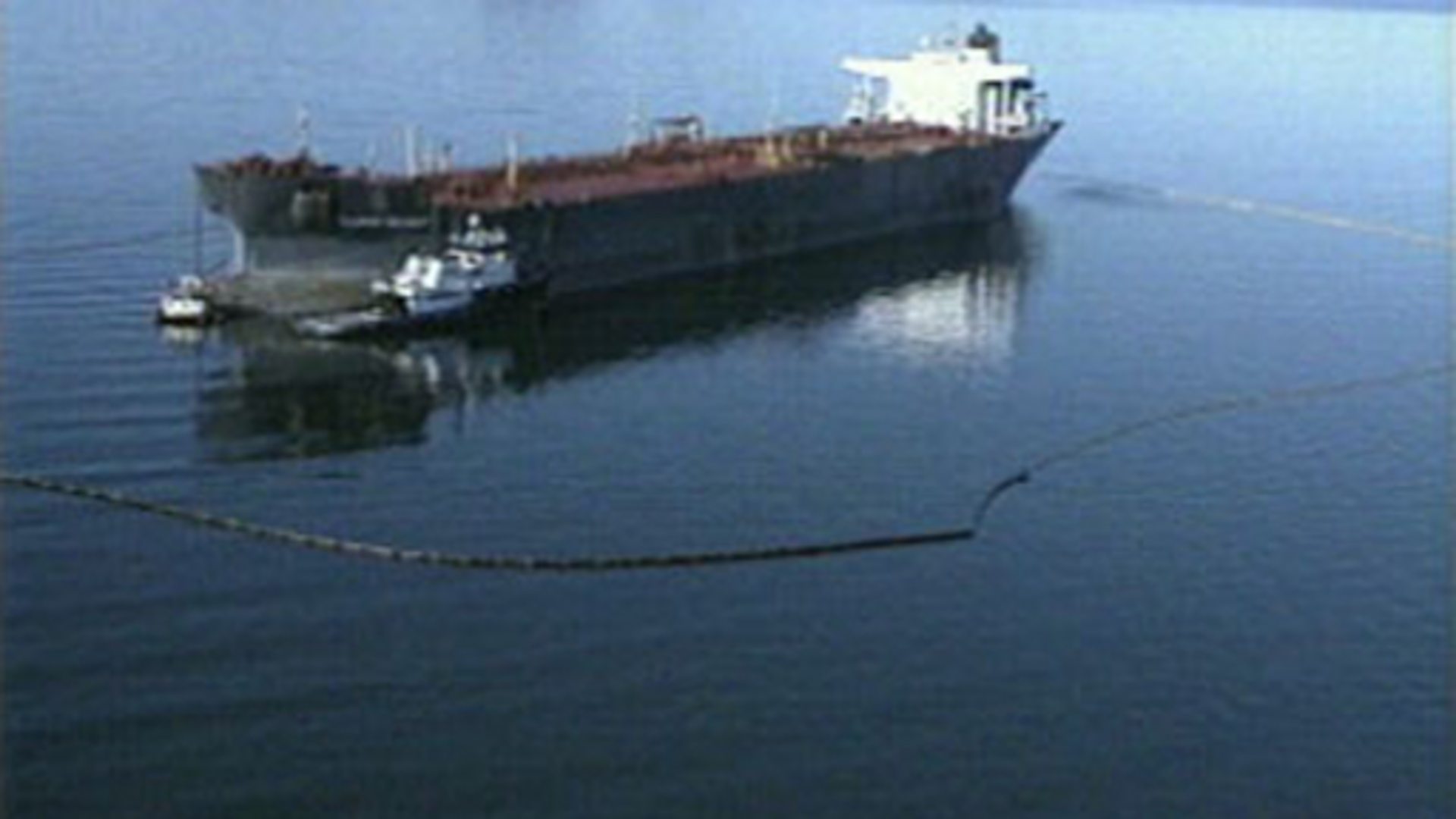 BBC Two Bitesize Chemistry, How oil spills damage wildlife and the