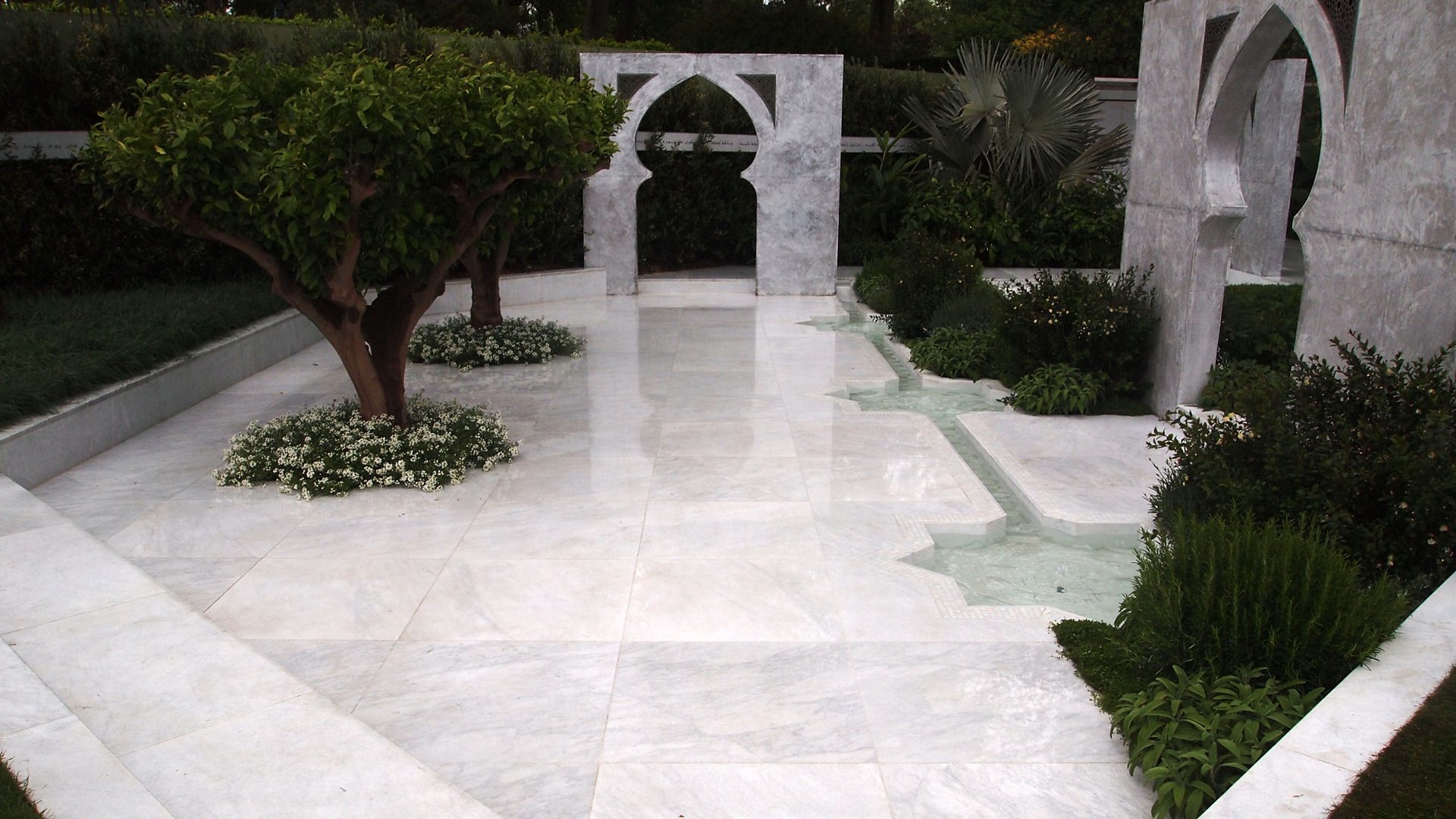 bbc two - rhs chelsea flower show - the beauty of islam garden