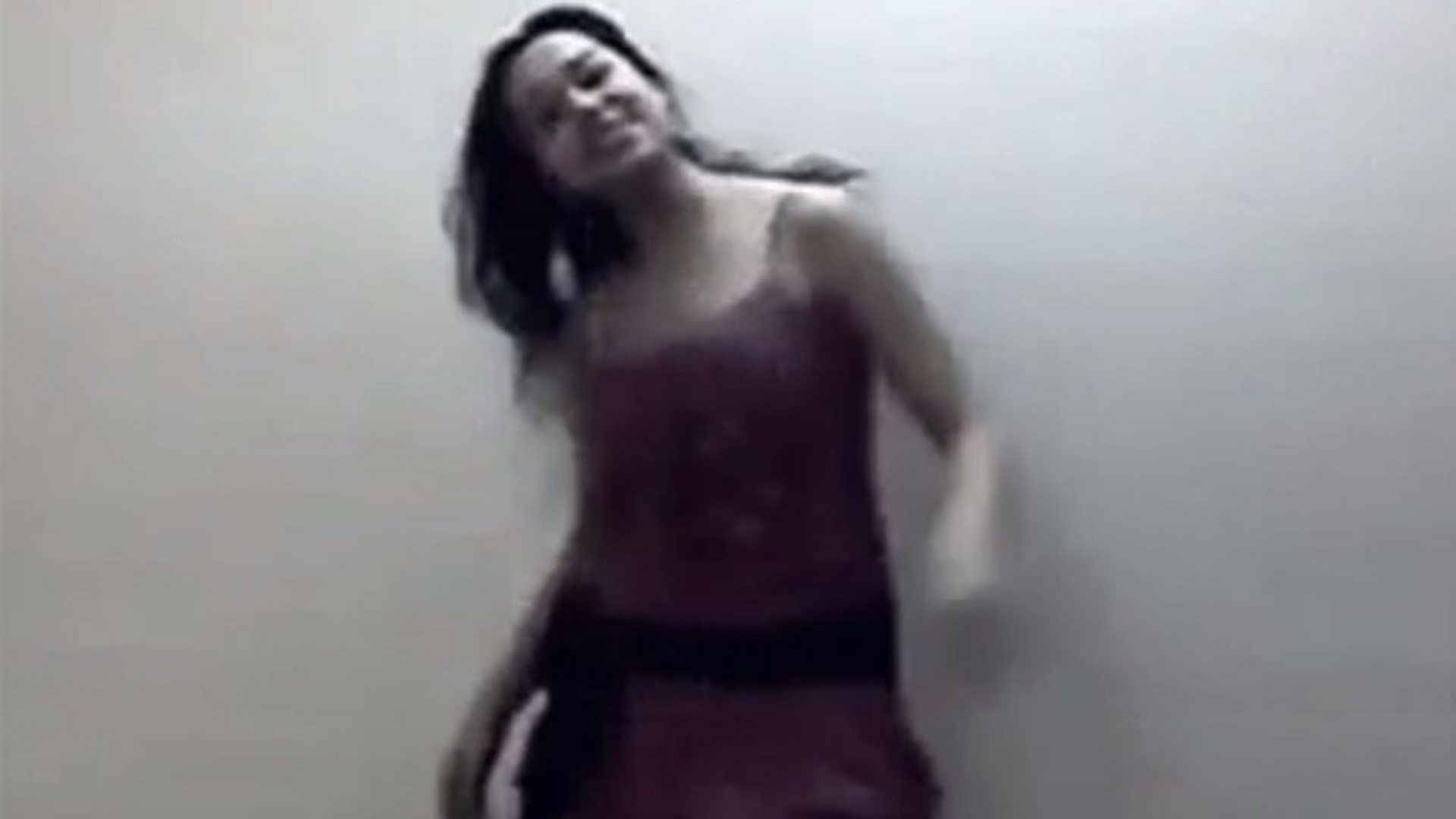 Dancing cam girl