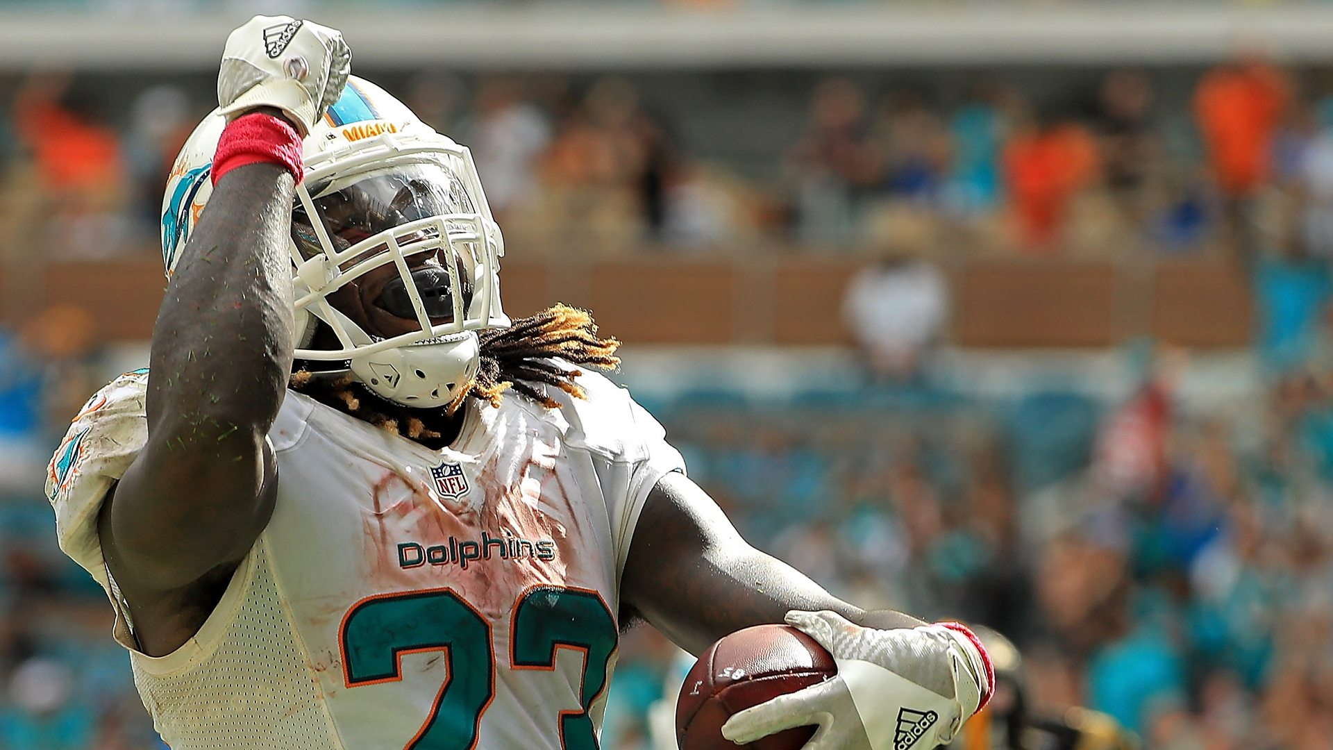 Watch London-born NFL star Jay Ajayi score 62-yard touchdown as