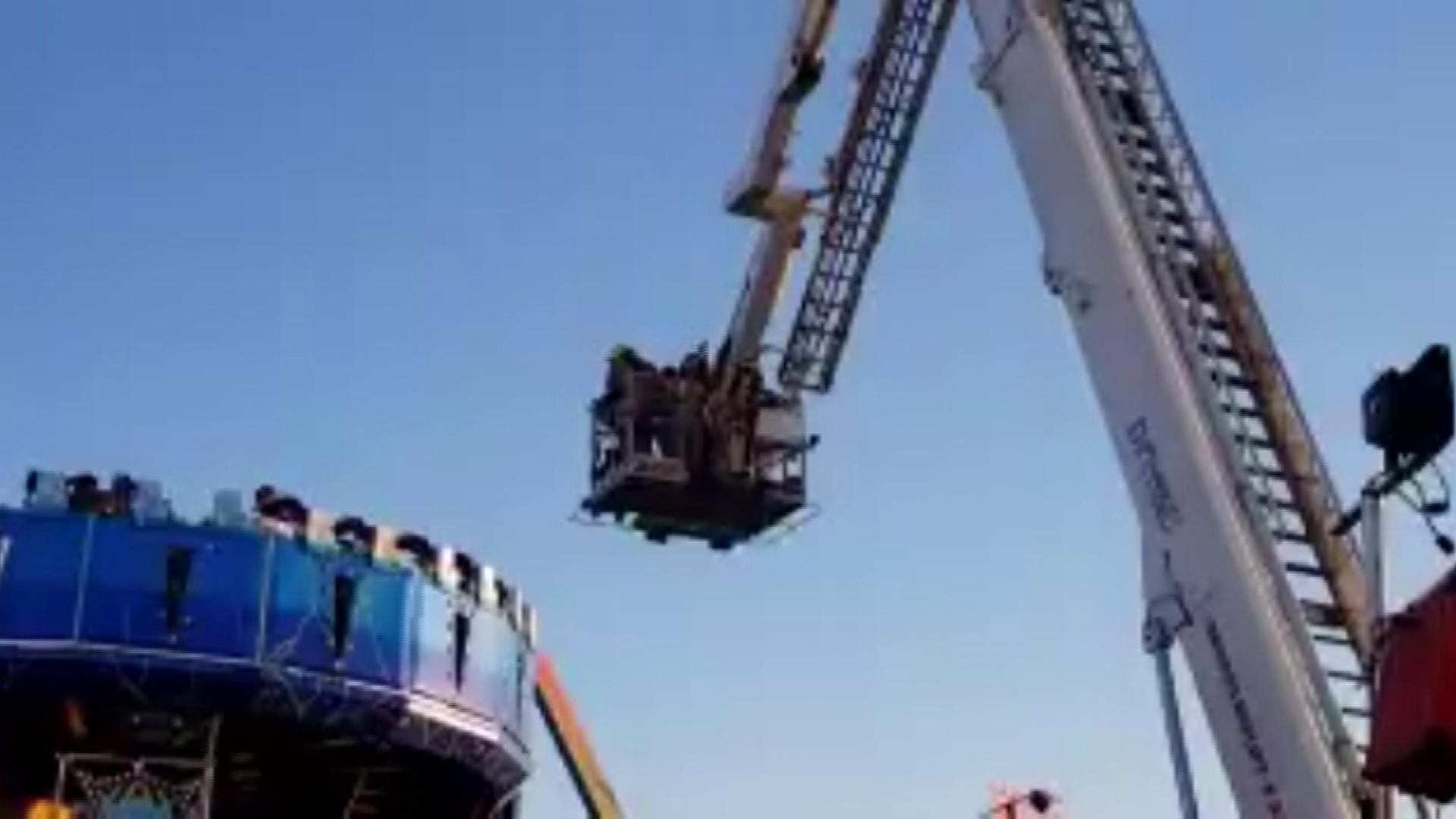 Barry Island fairground ride breaks leaving 25 stuck