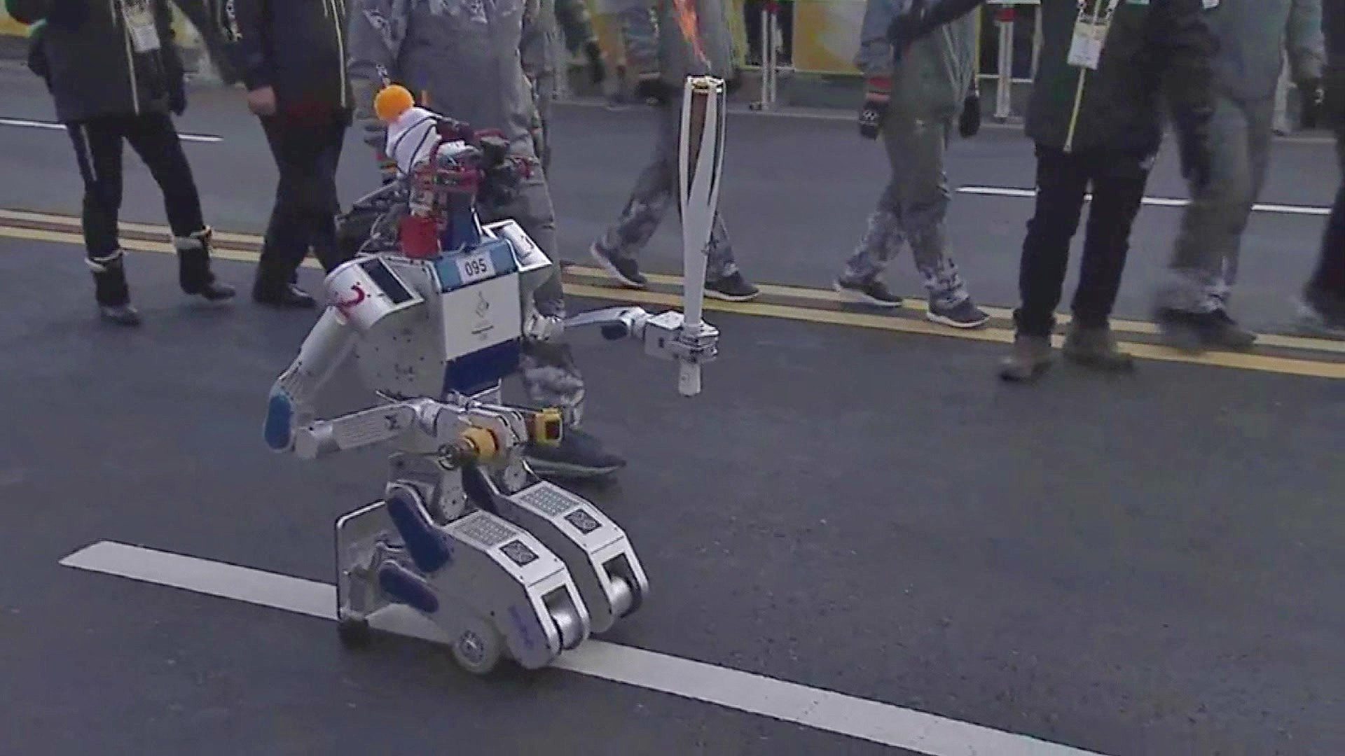 A robot relay for the Olympic torch! BBC Newsround