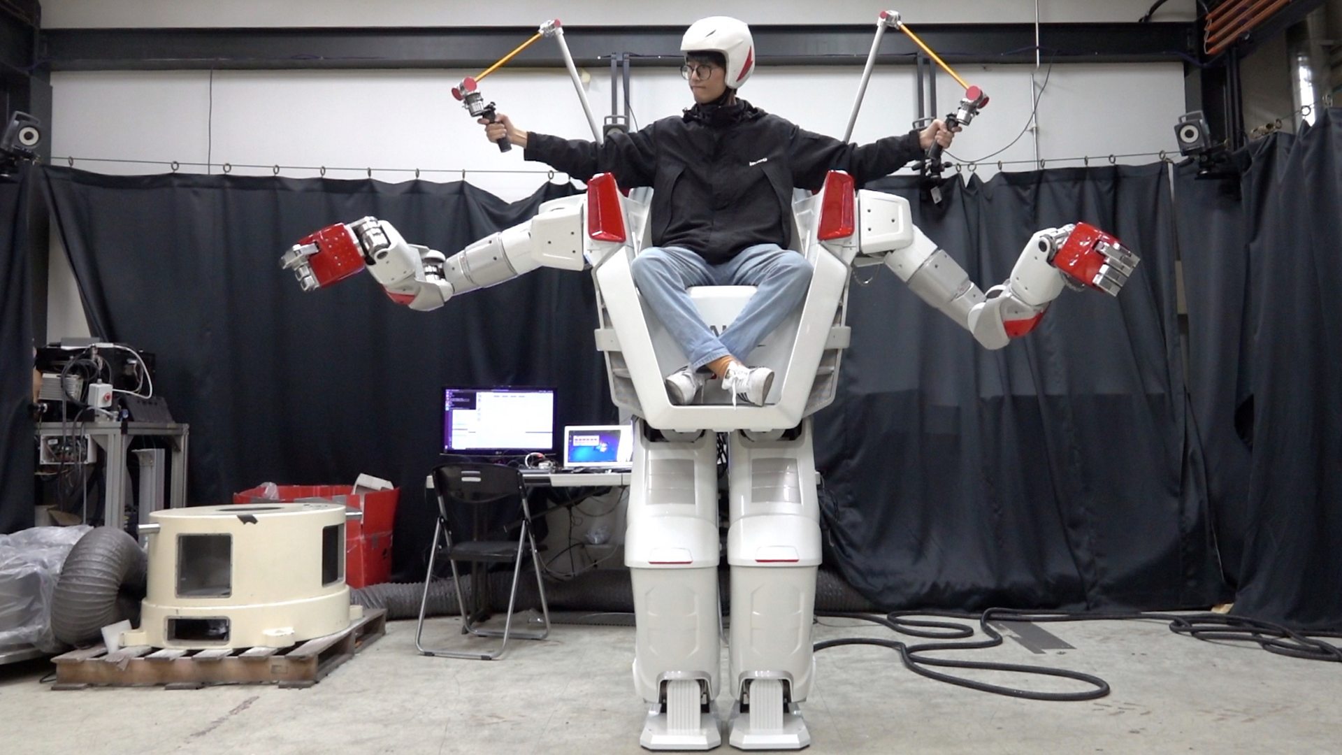 Робот гуди. Управляемый робот. Корейские роботы. Робот управляемый оператором. Робот управляемый человеком.