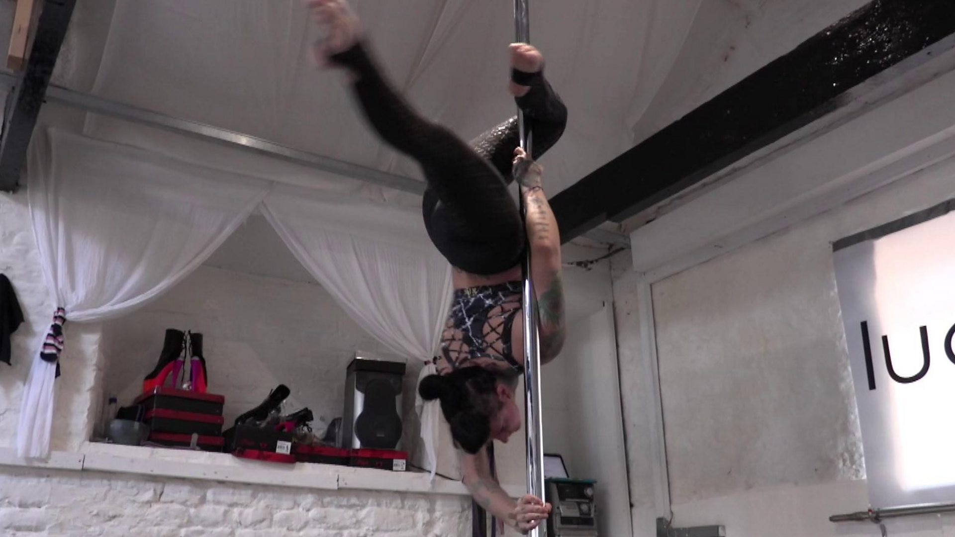 Fibromyalgia: 'Pole Dancing Helped My Pain' - Bbc News