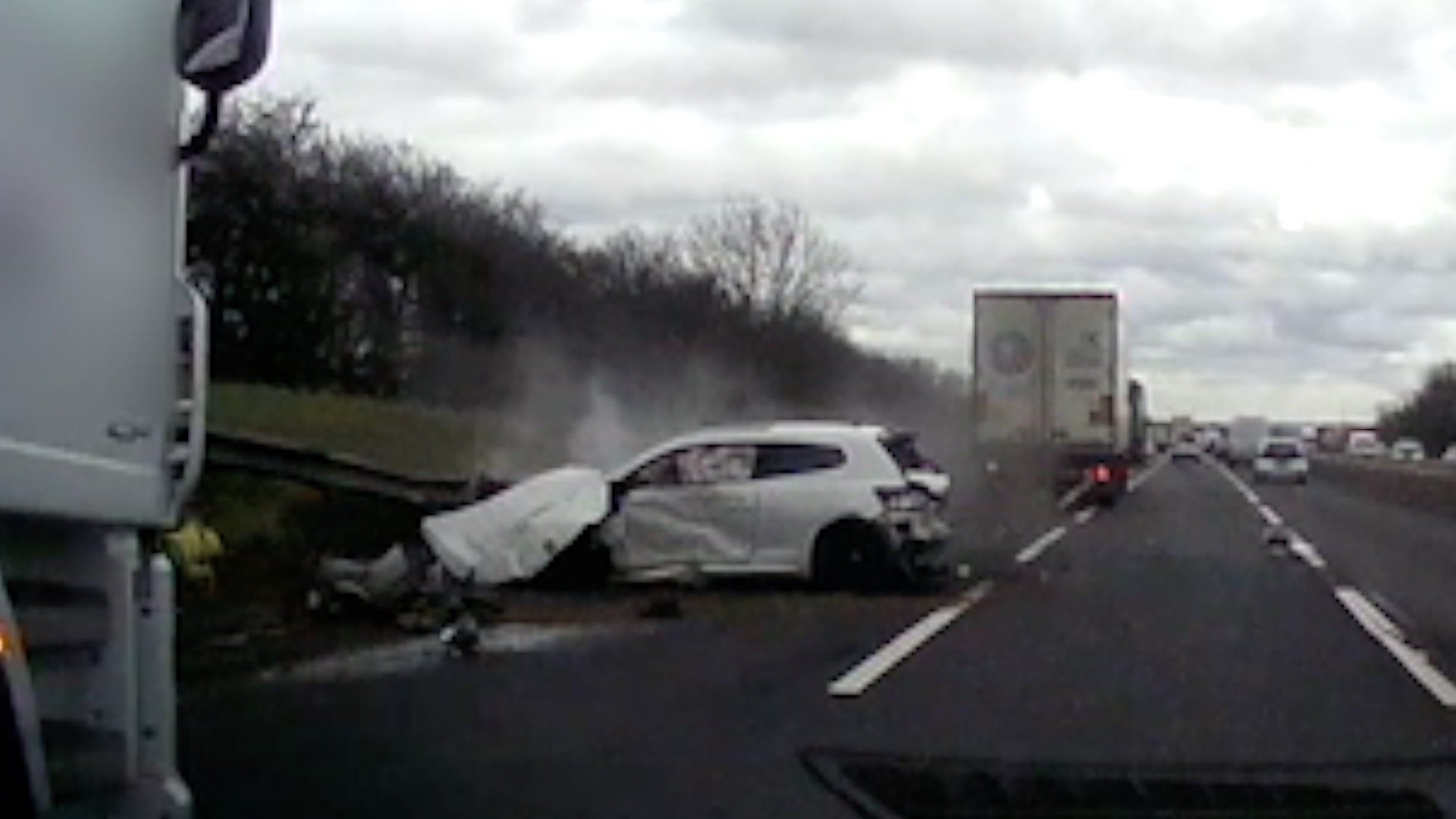 M1 Milton Keynes Amazing escape from lorry and car crash