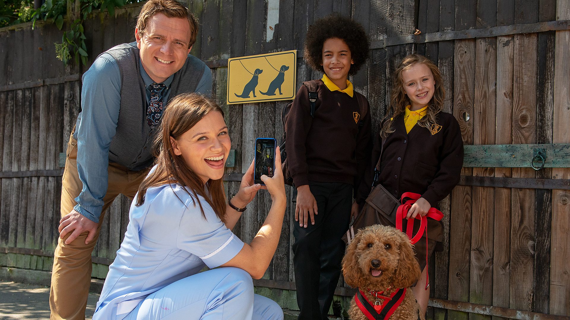 BBC iPlayer - Waffle the Wonder Dog - Series 3: 5. Waffles School Walkies